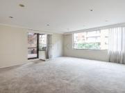 apartamento en arriendo/venta en los rosales. Cod V4773
