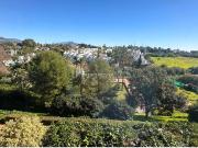 Apartamento en Estepona Este – Un Refugio Mediterráneo