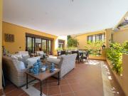 Apartamento en planta baja en Puerto Banús