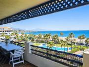 Apartamento en primera línea de playa con vistas al mar...