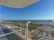 Apartamento en primera línea de playa con vistas al mar...