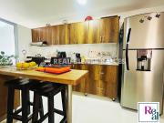 Apartamento en segundo piso con ascensor – Excelente...