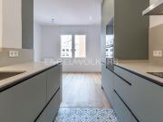 Apartamento en venta en Barcelona, El Camp de l´Arpa del...