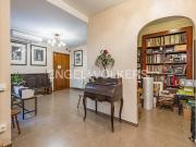 Apartamento en venta en Barcelona, Gòtic. Amplio piso...