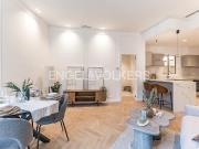 Apartamento en venta en Barcelona, Gòtic. Elegancia y...