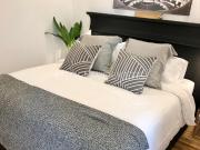 Apartamento en venta en Barcelona, Raval. Piso de diseño...