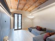 Piso en venta en Barcelona, Sant Antoni. Exclusiva...