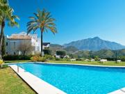 Apartamento en venta en Benahavis