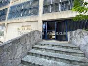 Apartamento en Venta en El Bosque, Caracas