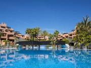 Apartamento en venta en Estepona, Parque Central....