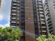 Apartamento en Venta en Lomas de Prados del Este, Caracas