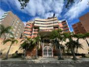 Apartamento en Venta en Lomas del Sol Remodelado