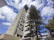 Apartamento en Venta en Los Chaguaramos, Caracas