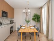 Apartamento en venta en Madrid, Cortes Huertas. Bonita...