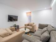 Apartamento en venta en Madrid, Cortes Huertas. Piso en...