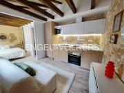 Apartamento en venta en Madrid, Palacio. Coqueta y...