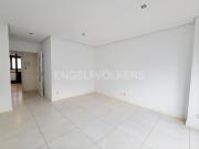 Apartamento en venta en Madrid, Sanchinarro. Moderno y...