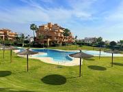 Apartamento en venta en Manilva, El Castillo. Elegante...