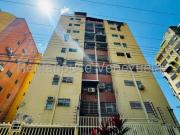 Apartamento en Venta en Maracay Girardot Aragua 83 m2. 3 hab