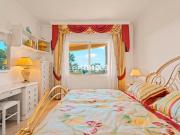 Apartamento en venta en Marbella, Elviria. Apartamentos.