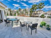 Apartamento en venta en Marbella, Elviria. Apartamentos.
