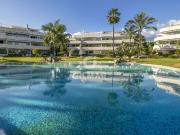 Apartamento en venta en Marbella, Las Brisas. Descubre...