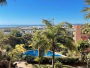 Apartamento en venta en Marbella, Los Naranjos. Vive el...