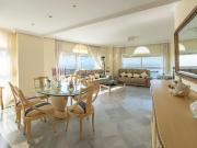 Apartamento en venta en Marbella, Playa Bajadilla...