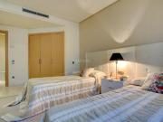 Apartamento en venta en Marbella, Sierra Blanca. Bajo de...