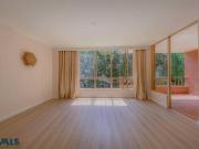 Apartamento En Venta En Medellin En Laureles V321179