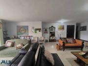 Apartamento En Venta En Medellin En Laureles V322012