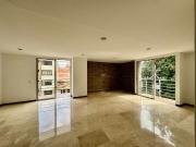 Apartamento en venta en Medellín, Laureles