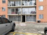 apartamento en venta en pinos de lombardía. Cod V119492