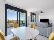 Apartamento en venta en Torrevieja, Punta Prima. Moderno...