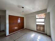 Apartamento en Venta, Res. La Nisperera, centro de Maracay