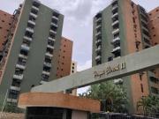 APARTAMENTO EN VENTA RES. PARQUE CHORONI II, URB. BASE...