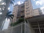 Apartamento en Ventar Av.Bolivar MAZ 8585142