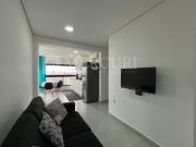 Apartamento no Guarujá, Enseada, 2 Quartos e Varanda...