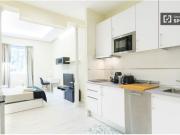 Apartamento estudio elegante con aire acondicionado y...