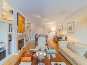 Apartamento exclusivo e renovado, perto do mar, em...