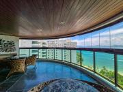 Apartamento frente mar com lazer de clube e varanda na...