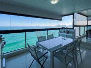Apartamento frente mar com varanda gourmet e lazer na...
