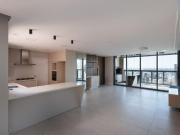 APARTAMENTO IMPECÁVEL MOBILIADO AO LADO DO CLUBE CURITIBANO