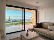 Apartamento mobilado com vista para o mar e piscina |...