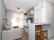 Apartamento mobiliado, 1 dorm, 1 vaga, sacada com...