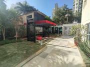 Apartamento mobiliado com 1 vaga de garagem