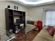 Apartamento mobiliado de 3 quartos e 2 banheiros, sendo...