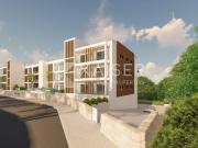 Apartamento moderno com piscina comum, garagem e perto...