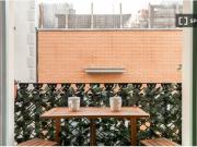 Apartamento moderno con balcón exterior en Sants Montjuic