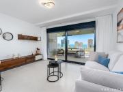 Apartamento moderno en la planta 11 con vistas al mar y... Apartamento moderno en la planta 11 con vistas al mar y...